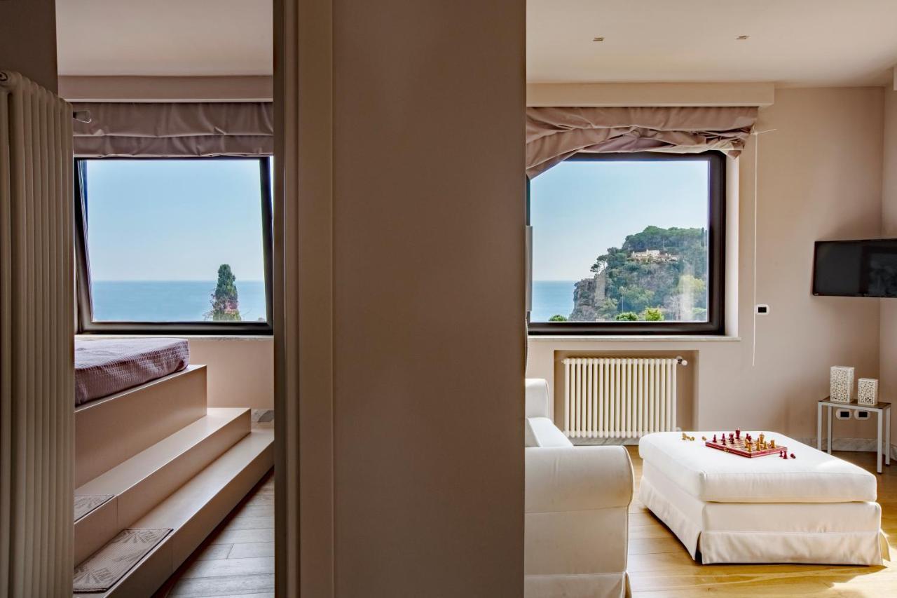 Apartament Fenetre Sur Le Blue Taormina Zewnętrze zdjęcie
