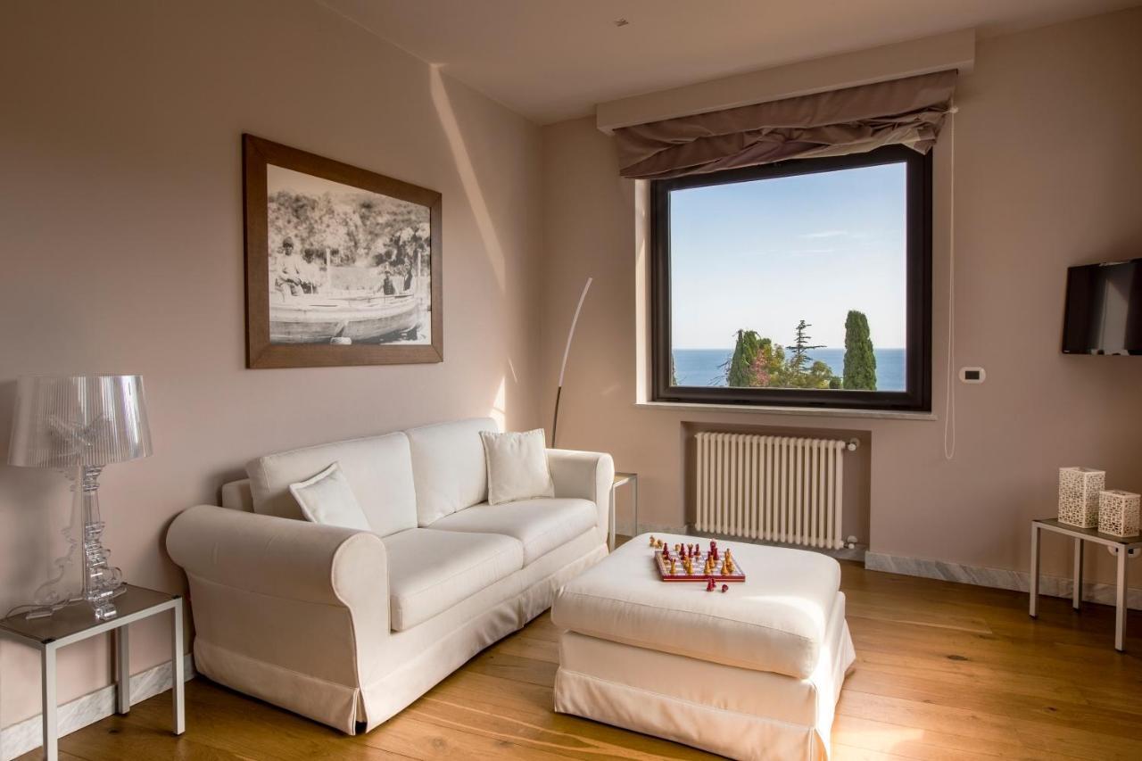 Apartament Fenetre Sur Le Blue Taormina Zewnętrze zdjęcie